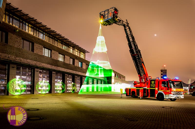 Lightpainting - Mülheim an der Ruhr, Berufsfeuerwehr - Da brennt der Baum - bestimmt nicht